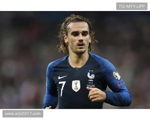 格里兹曼与姆巴佩核心定位对比：不同时代的战术角色解析