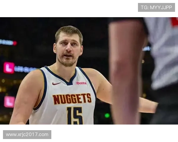 内线挡拆防守对约基奇，莫布里较上季提升换防